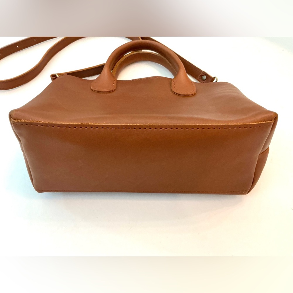 PORTLAND LEATHER, Almost Perfect Raindrop Genuine Leather Crossbody Bag in Honey - Picture 9 of 16